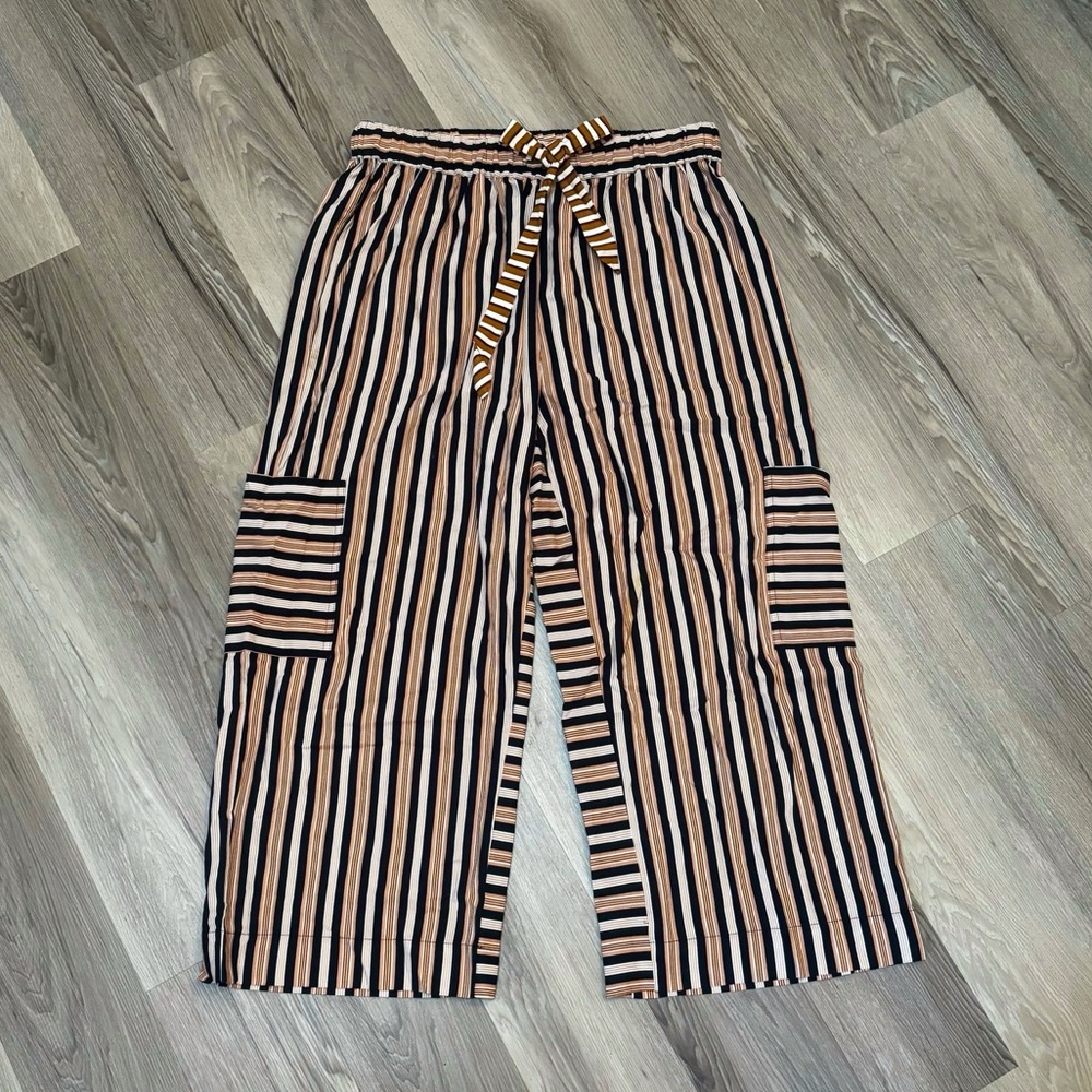 Wide leg striped pants